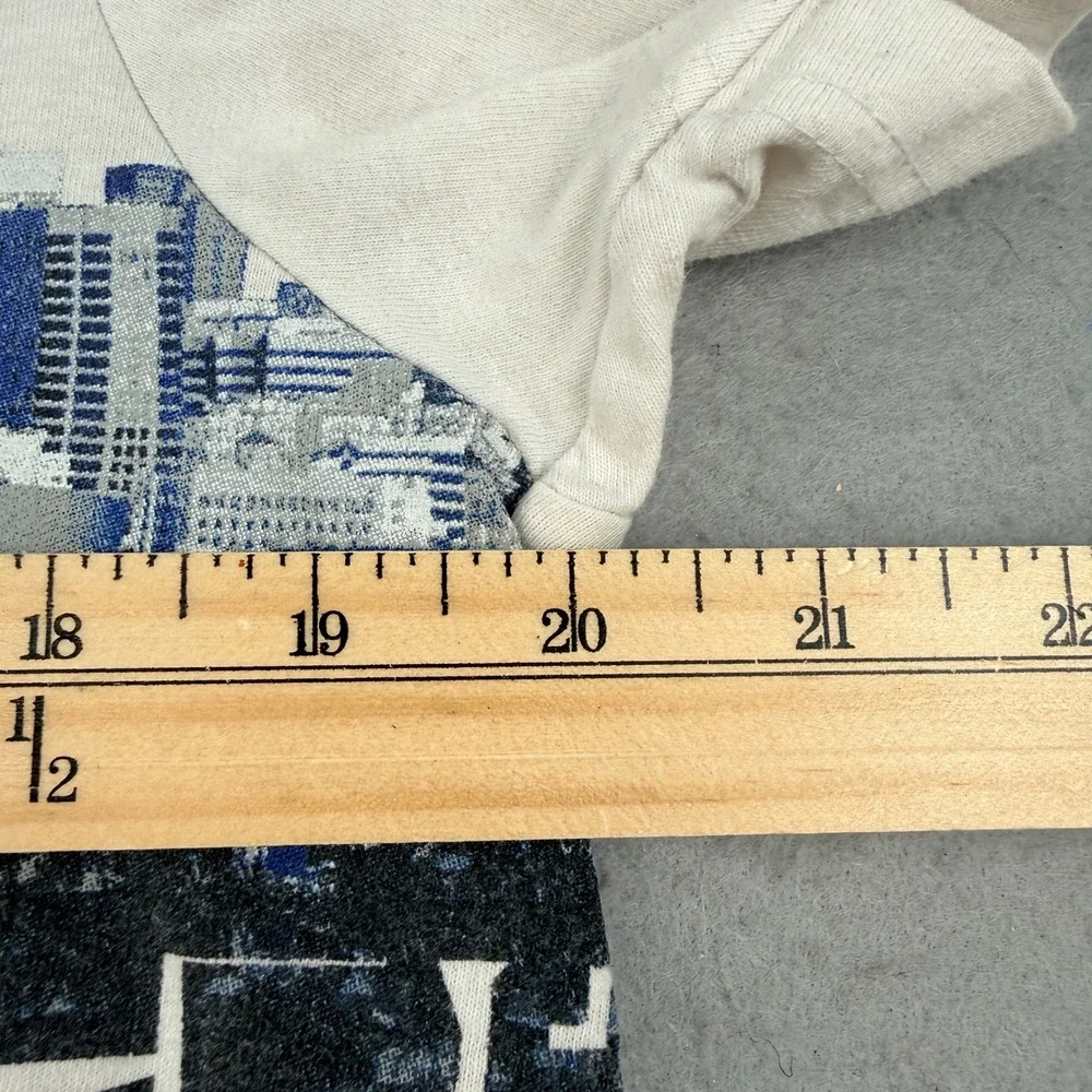 Guess Los Angeles Skyline Graphic V-Neck T-Shirt Mens Large White Blue Cotton‎ - Picture 6 of 9